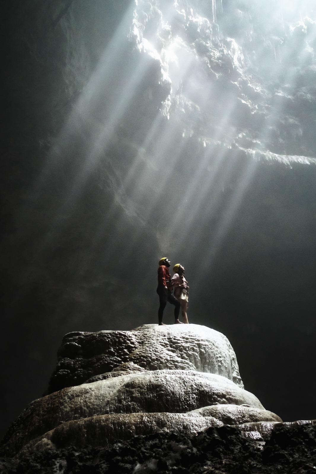 Inilah 10 Destinasi Wisata Gua di Indonesia yang Menarik Dijelajahi