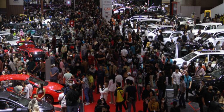 Malas Bawa Kendaraan Pribadi, IIMS 2024 Ada Shuttle Bus Gratis, Catat Lokasi dan Jadwal Keberangkatannya