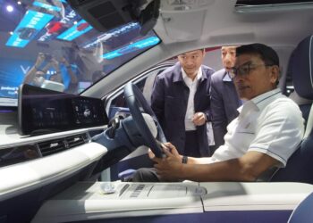 Kunjungi IIMS 2024, Moeldoko Ungkap Masih Rendahnya Penjualan Motor Listrik, Ini Sebabnya