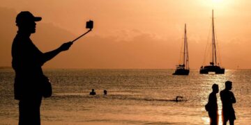 Pastikan Kesiapan Destinasi Libur Lebaran 2024, Kemenparekraf Ingatkan Pemda dan Pelaku Pariwisata Hal Ini