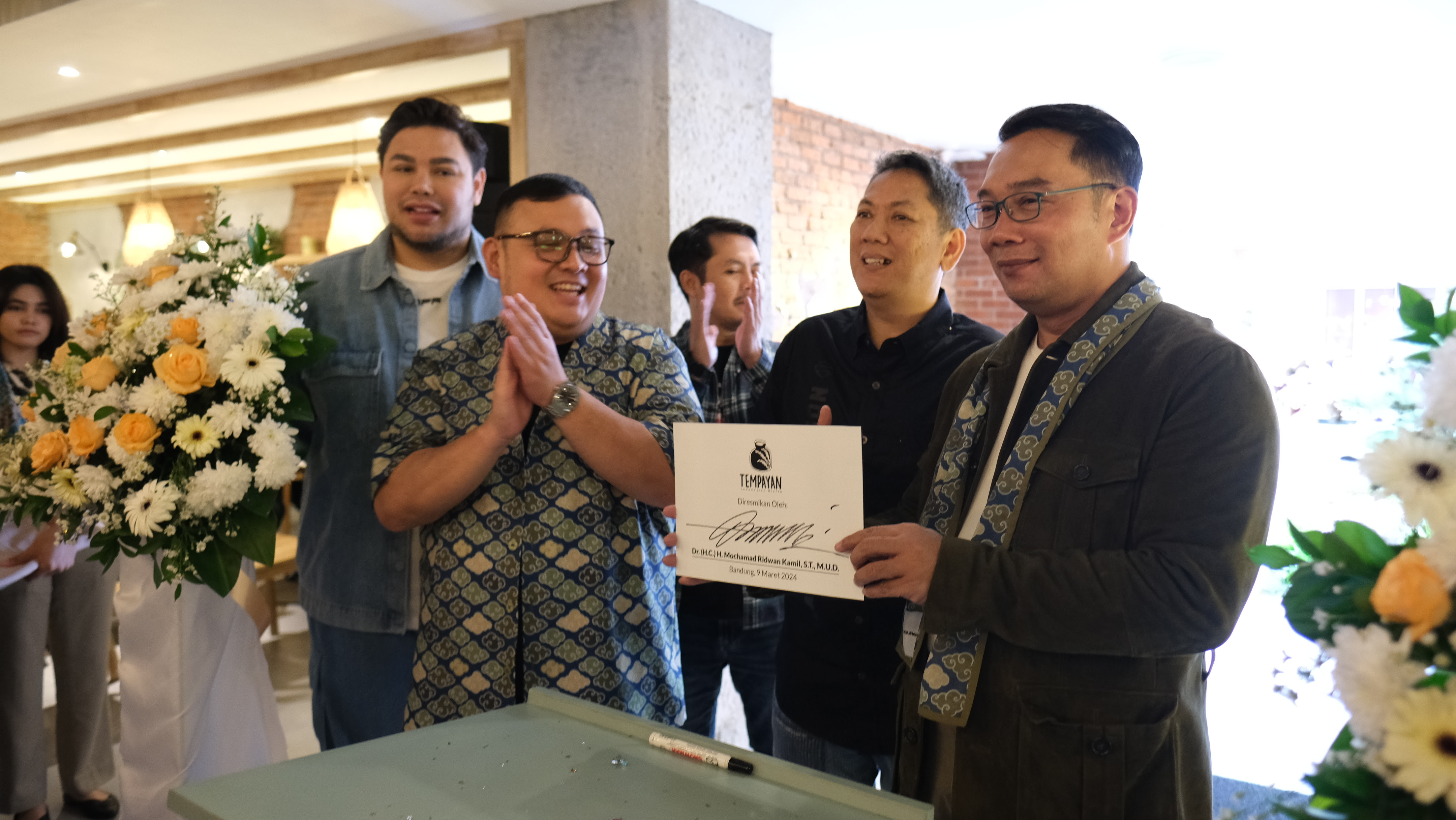 Diresmikan Ridwan Kamil, Tandai Tempayan Indonesian Bistro Jadi Destinasi Kuliner Terbaru di Bandung