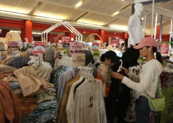 Berburu Pakaian Muslim di Jakarta Lebaran Fair
