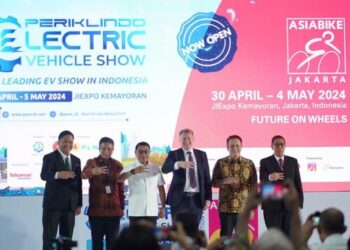 PEVS 2024 Resmi Dibuka Moeldoko; Ini Pameran Kendaraan Listrik Terbesar di Asia Tenggara