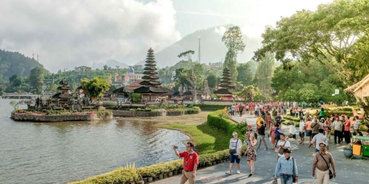 Bali Over Tourism, Menparekraf: Menunjukkan Bali Sangat Diminati Wisatawan