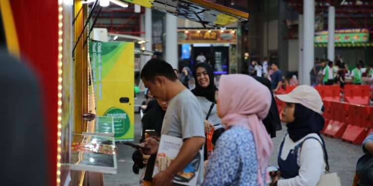 Lapar? Puluhan Food Truck Siap Bikin Kenyang Pengunjung Jakarta Lebaran Fair