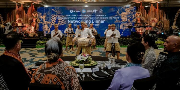 Nuansa Budaya Bali Meriahkan Gala Dinner 2nd Tourism Regional Conference on the Empowerment of Women in Tourism in Asia and the Pacific