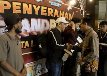 Grand Prize JLF 2024 Diserahkan Langsung ke Pemenang