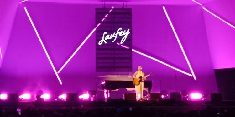 Magnet Laufey di Java Jazz Festival 2024