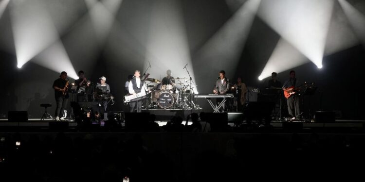 Fariz RM-Chandra Darusman Bawa Memori Indah di Java Jazz Festival 2024