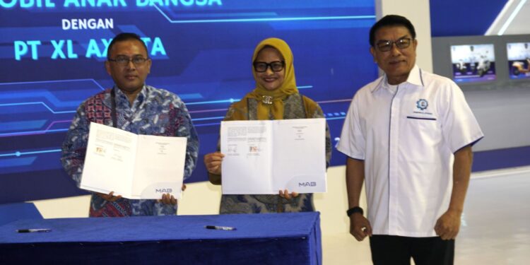 Dukung Industri Mobil Listrik Nasional, XL Axiata Sediakan Layanan ICT untuk PT MAB