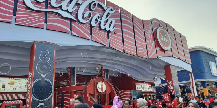 Serunya Karaokean Bareng Kpopers di Booth Coca Cola di Jakarta Fair