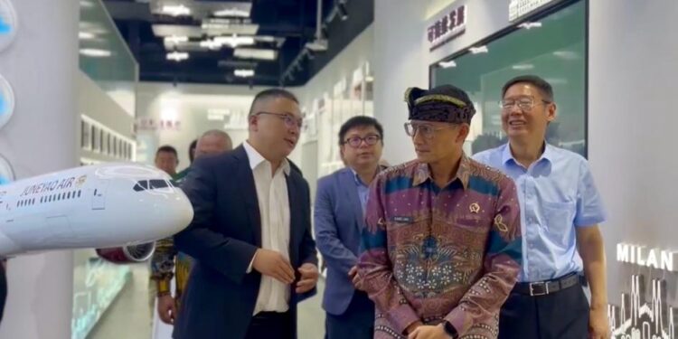 Menparekraf Jajaki Kerja Sama Bidang Pariwisata dengan Trip.com dan Juneyao Airlines