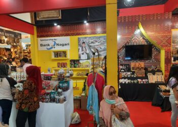 Sedapnya Dendeng Daun Singkong di Paviliun Sumbar Jakarta Fair