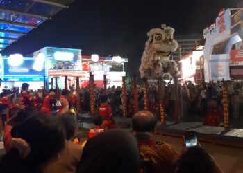 Atraksi Barongsai Pukau Pengunjung Jakarta Fair 2024