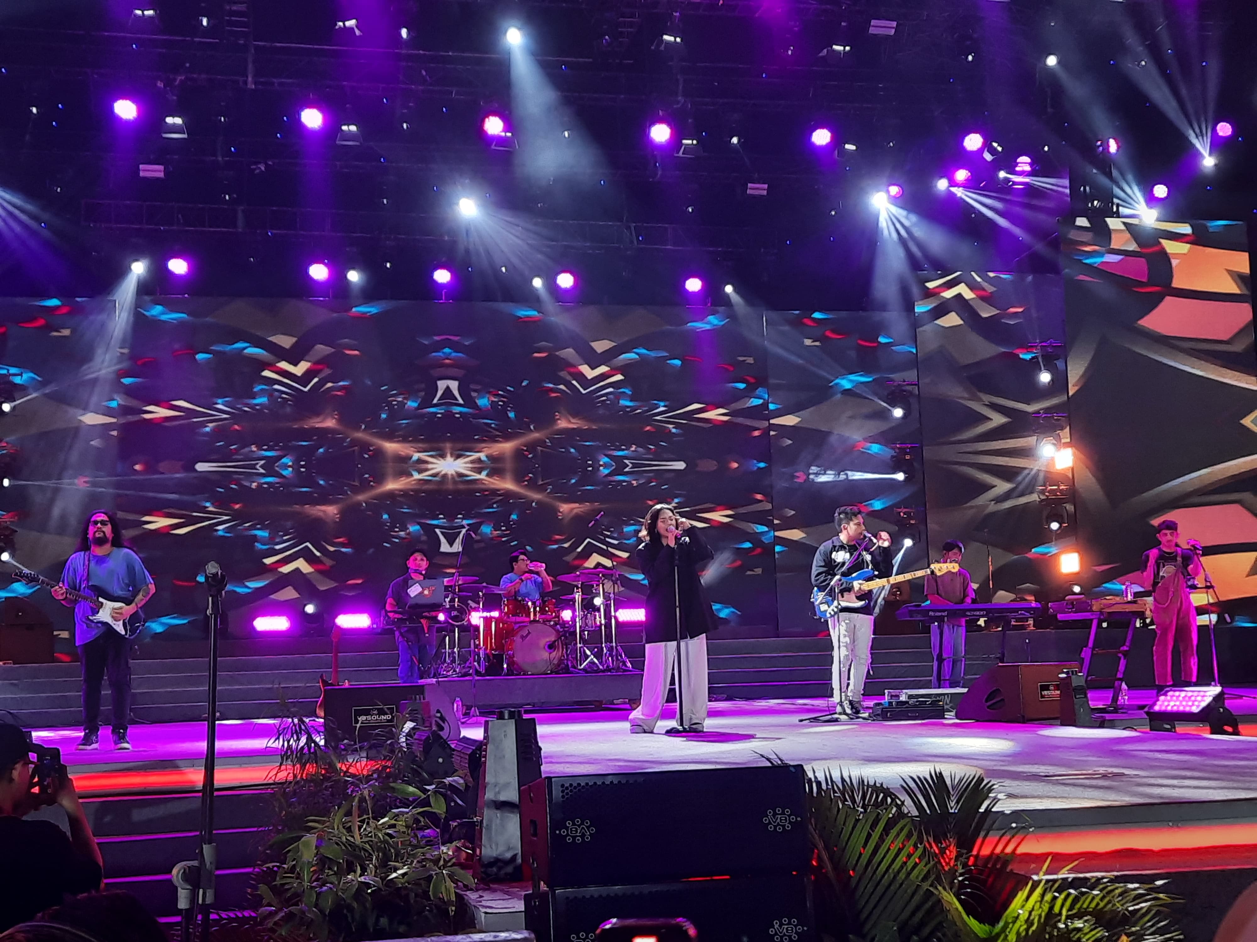 Okaay Jadi  Musisi Pembuka Gelaran Jakarta Fair 2024, Bikin Penonton Bergelora