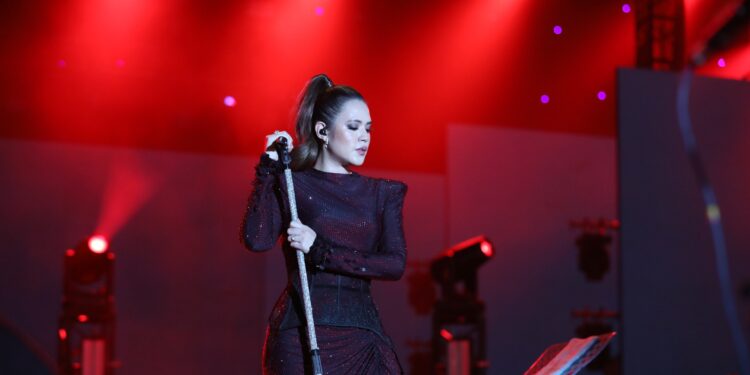 Raisa Hangatkan Jakarta Fair Music Concert