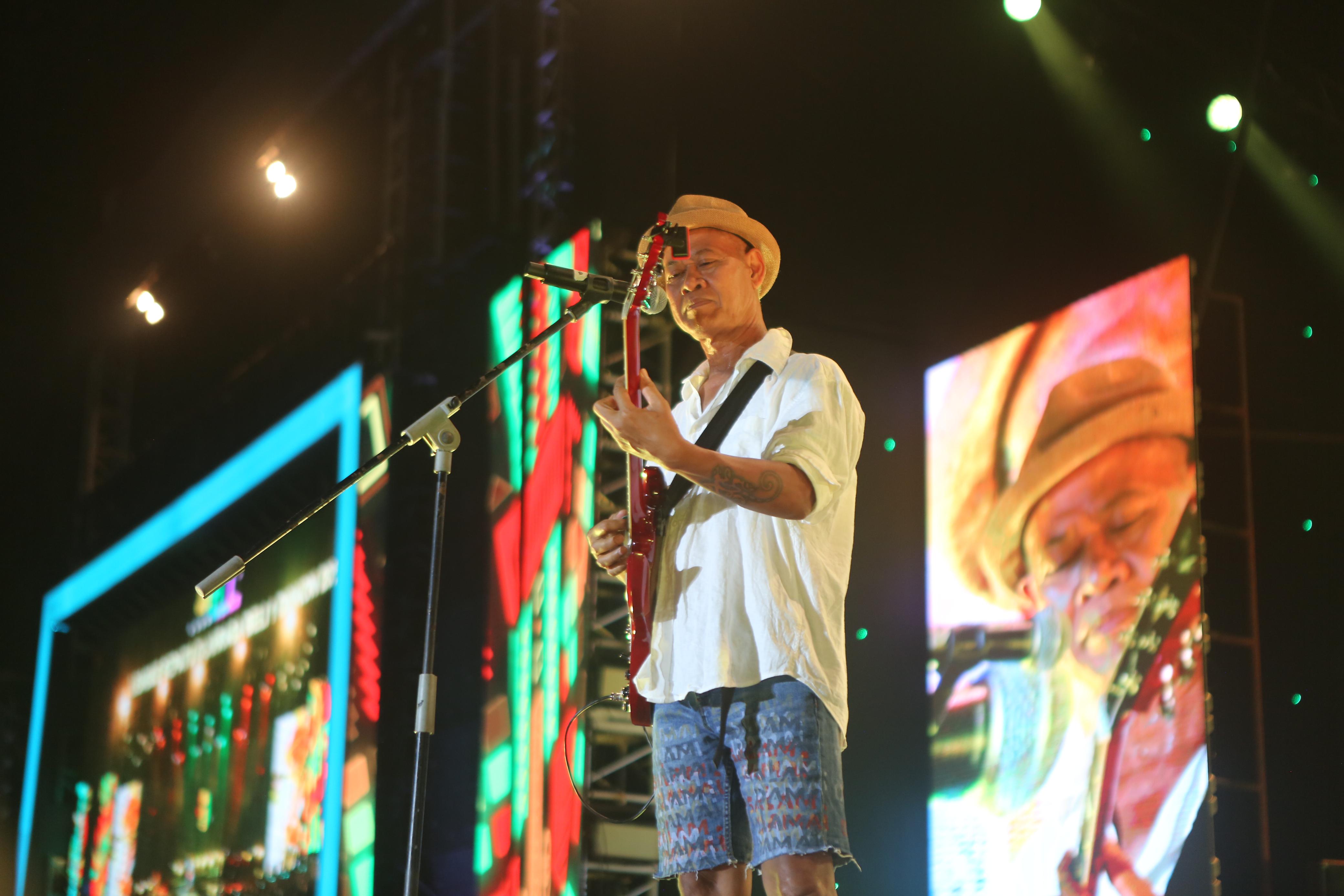 Tony Q Bawa ‘Adem’ Jakarta Fair Music Concert