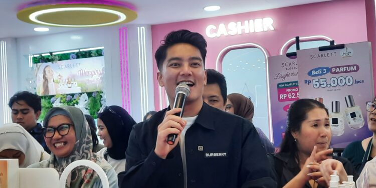 Boy William Hebohkan Scarlett Whitening di Jakarta Fair 2024