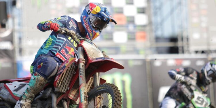 Jeffrey Herlings Jawara MXGP 2024 Seri ke-12 di Sirkuit Eks Bandara Selaparang Lombok