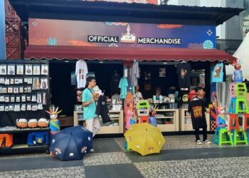 Ke Jakarta Fair Kurang Lengkap tanpa Bawa Merchandise JFK