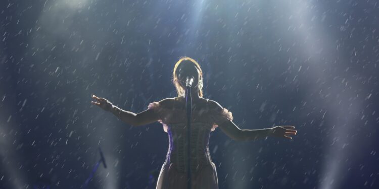 Diguyur Hujan, Nadin Amizah Ciptakan Nuansa Syahdu Jakarta Fair