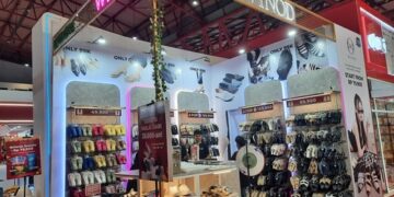 Winod di Jakarta Fair,  Sepatu dan Sandal Hanya Rp35 Ribu!