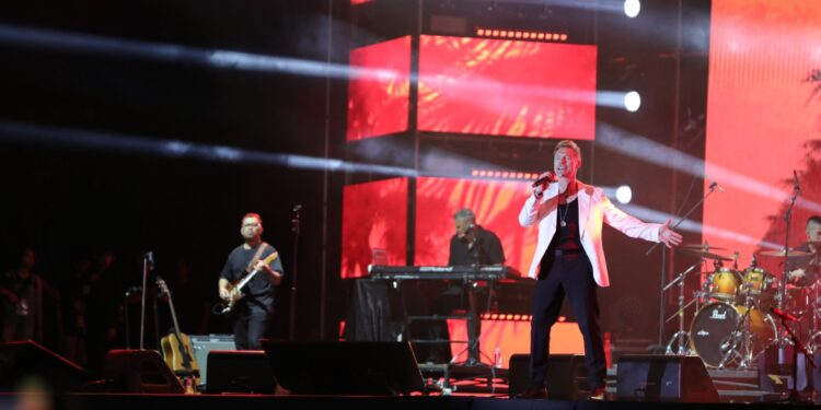 Ronan Keating Bawa Nostalgia Boyzone di The 90’s Festival
