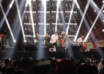 Netral 92 feat. Gugun Blues Shelter Buat Beda The 90’s Festival