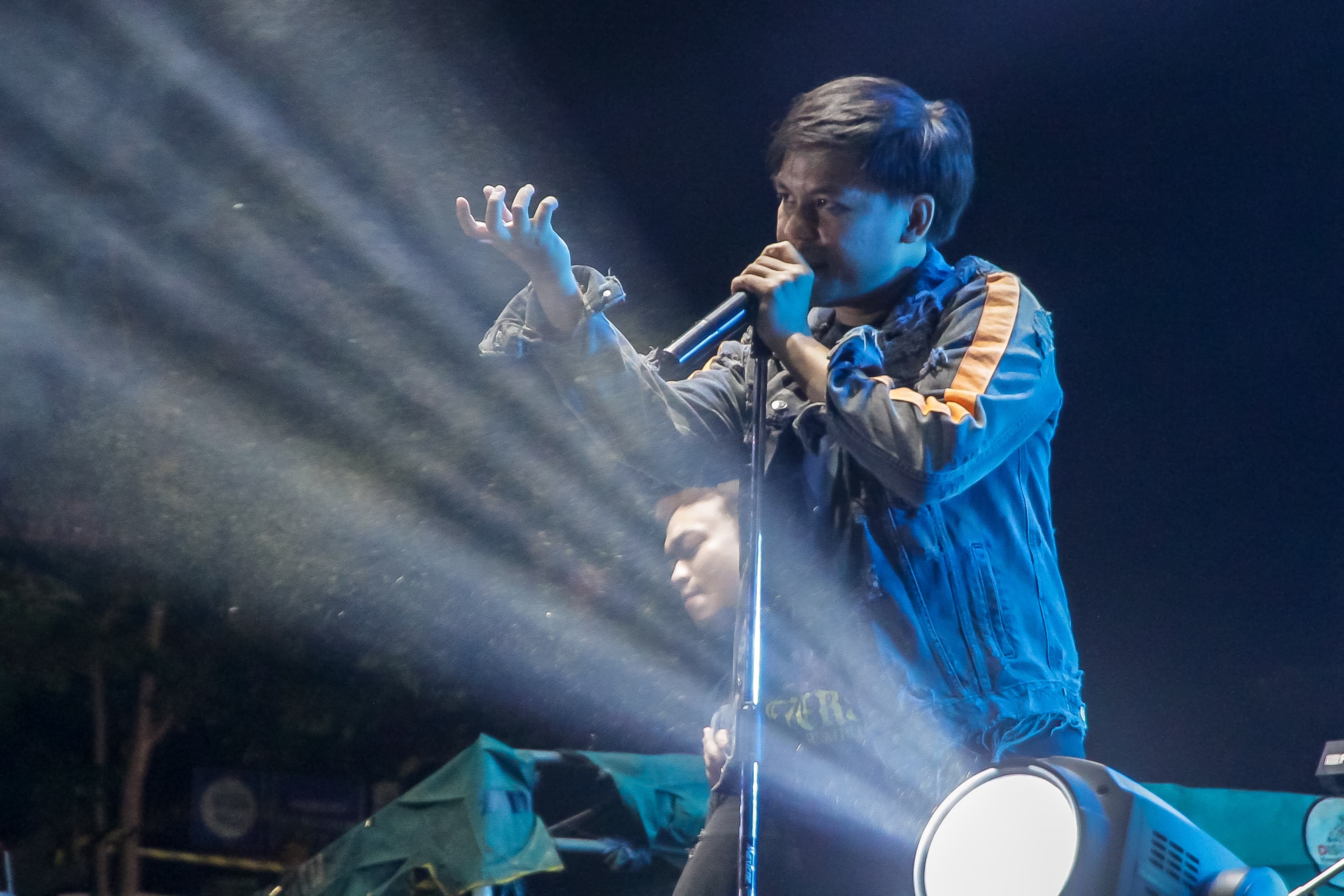 Hans Sinjal Vokalis Grass Rock, Unjuk Karya Terbaru di Single Antagonis