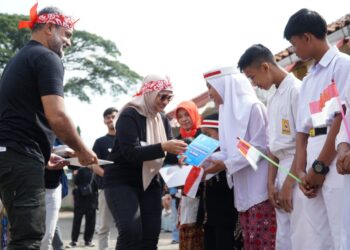 Rayakan HUT ke-79 RI, XL Axiata Berbagi Kebahagian di SLB Garut