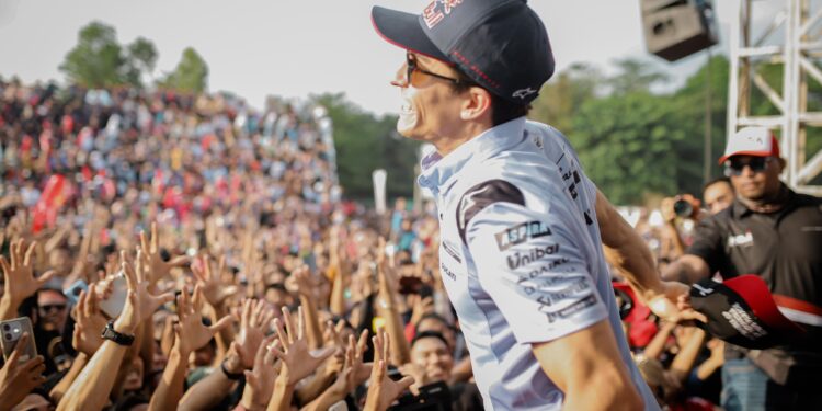 Jelang Pertamina Grand Prix of Indonesia GP, Ribuan Masyarakat Sambut 12 Pembalap dalam Riders Parade