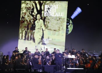 Orkestrasi Badai Pasti Berlalu Besutan Erwin Gutawa Mengalun Apik di Synchronize Fest