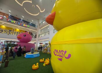 Genap Berusia 14 Tahun Festival Citylink Gandeng Museum of Toys Hadirkan Bebek Raksasa