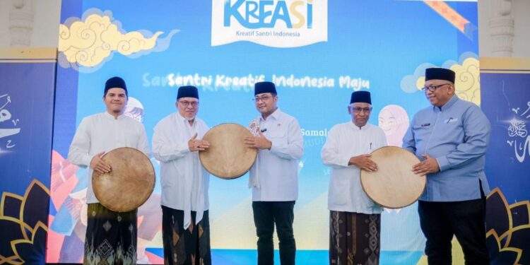 Ini Cara MenEkraf Ajak Santri Ikut Sebarkan Informasi Bahaya Judi Online