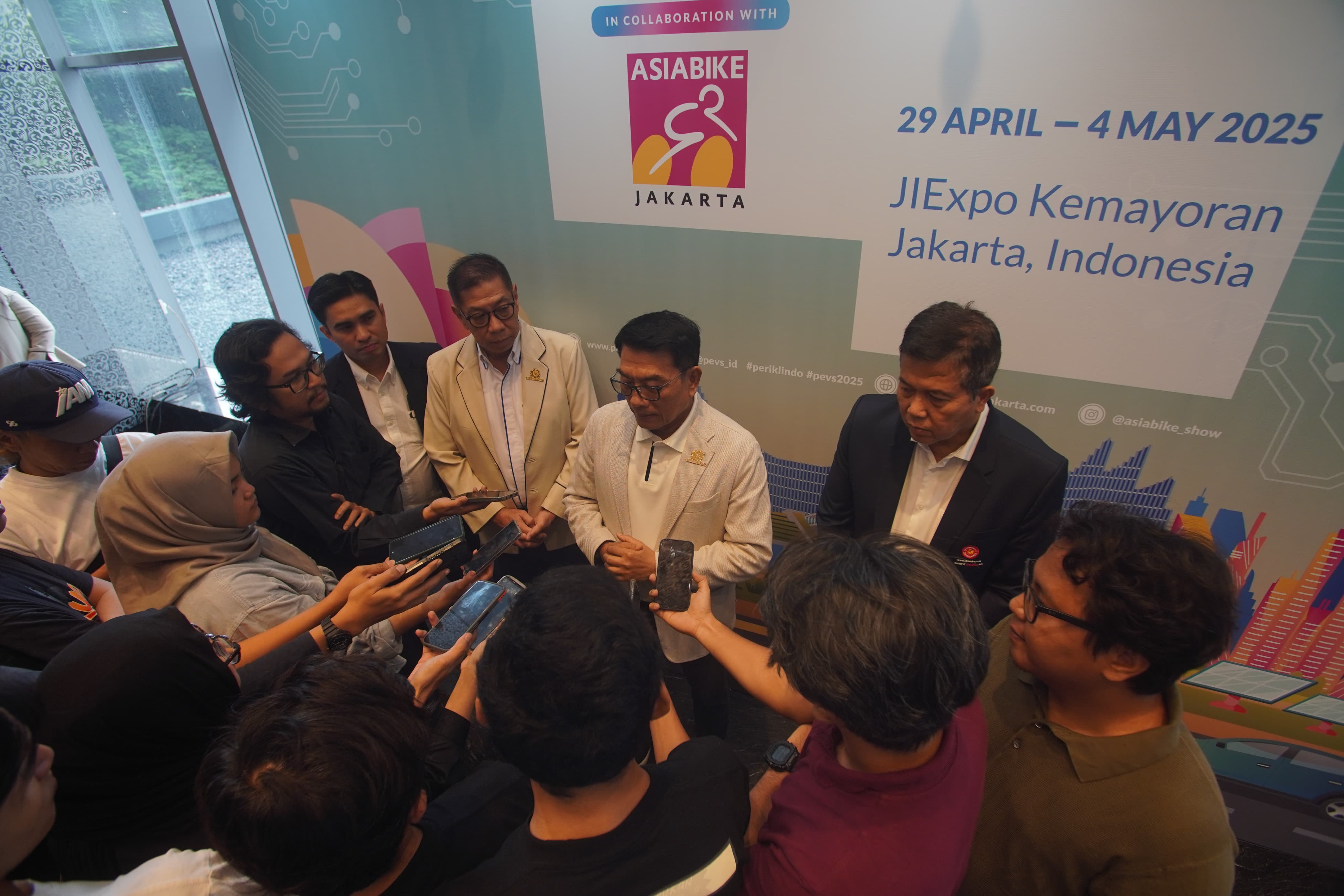 PEVS 2025 di JIExpo, PERIKLINDO Gandeng Asiabike Sajikan Ekosistem Industri Kendaraan Listrik