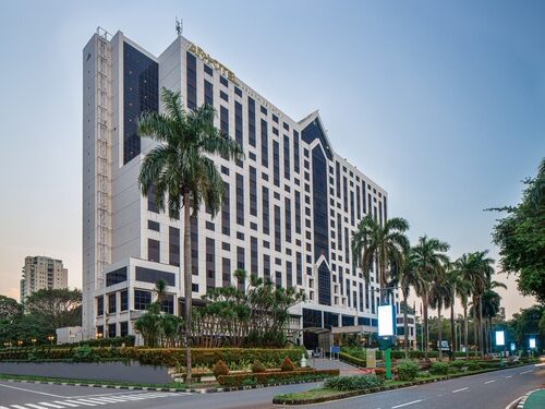 Rayakan Serenata Akhir Tahun Nuansa Era 80-an Bersama Artotel Gelora Senayan