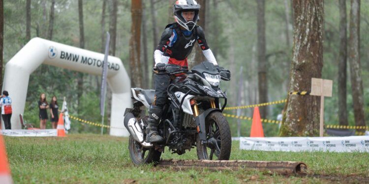 BMW Motorrad Indonesia Buktikan Produknya Terdepan, Gelar GS Race Bandung.