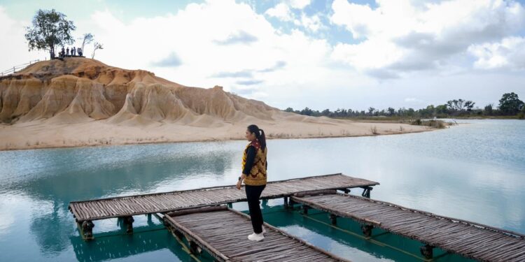 Melihat Lebih Dekat Destinasi Gurun Pasir Busung Bintan