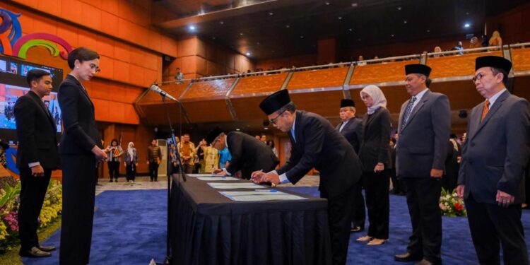 Lantik Pejabat di Lingkungan Kemenpar, Menpar Sampaikan Hal Ini