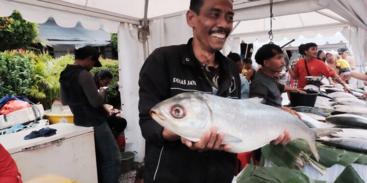 Festival Bandeng Rawa Belong 2025, Suguhkan Keberagaman Budaya Betawi, Ada Cabut Duri Ikan Bandeng, Palang Pintu hingga Kuliner