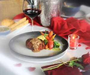 I Adore Mi Amore, Staycation hingga Dinner Romantis Hari Kasih Sayang di ARTOTEL Thamrin Jakarta