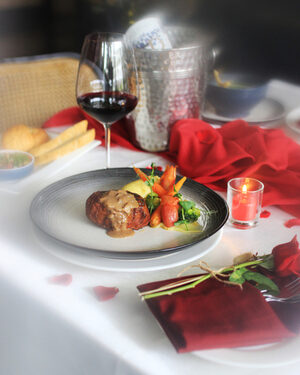 I Adore Mi Amore, Staycation hingga Dinner Romantis Hari Kasih Sayang di ARTOTEL Thamrin Jakarta