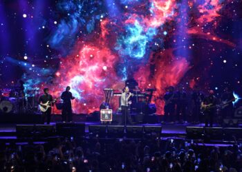 Dewa 19 feat Marcello Tahitoe Hidupkan Suasana Nostalgia di IIMS Infinite Live