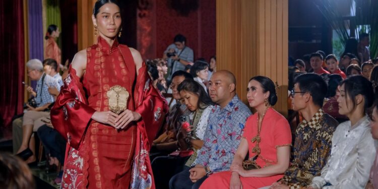 Peragaan Busana Chinese New Year Fashion Exhibition, Suguhkan Mahakarya Tiga Desainer Kondang Anak Bangsa