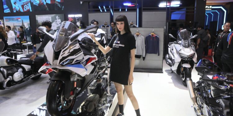 BMW Motorrad Indonesia Perkenalkan New BMW S 1000 RR di IIMS 2025, Ini Harga dan Keunggulannya