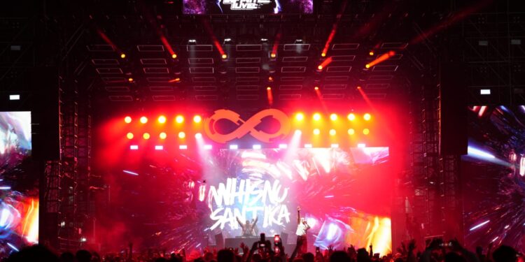 DJ Internasional Whisnu Santika feat Cinta Laura dan Liquid Silva Hangatkan Hari Terakhir Panggung IIMS Infinite Live 2025