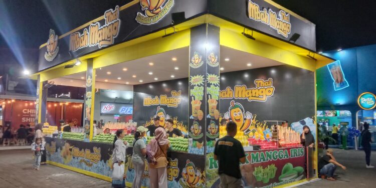 Sensasi Kesegaran Jus Mbah Mango Thai di JLF 2025 Layak  Dicoba