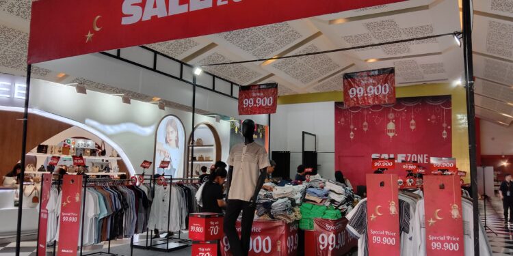 Berbekal Rp99 Ribu di Sale Zone Pengunjung Jakarta Lebaran Fair 2025 Dapatkan Berbagai Produk Fesyen Berkualitas