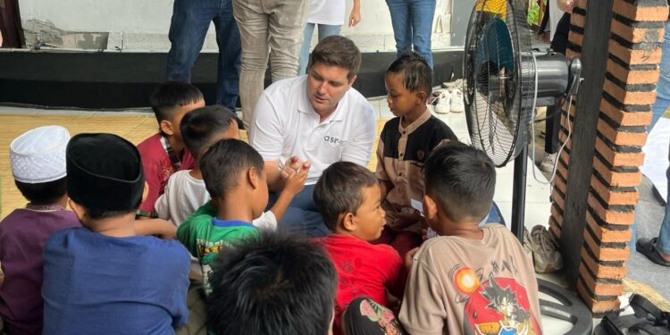 Ascott Regional Jabotabek Berbagi 2000 Paket Makanan pada Sesama di Enam Lokasi Berbeda