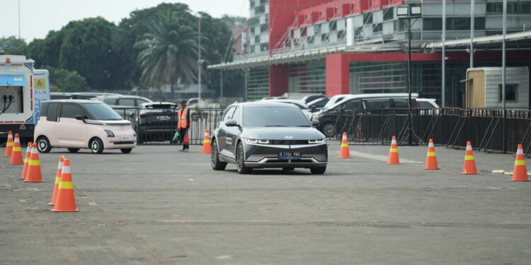 PEVS 2025, Ajak Pengunjung Rasakan Sensasi Mengendarai Kendaraan Listrik